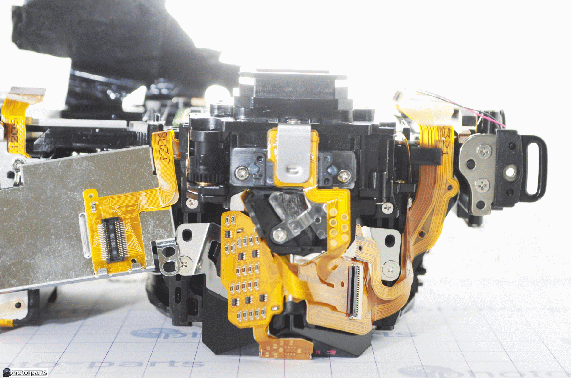 Photo-parts - the internal structure of digital cameras